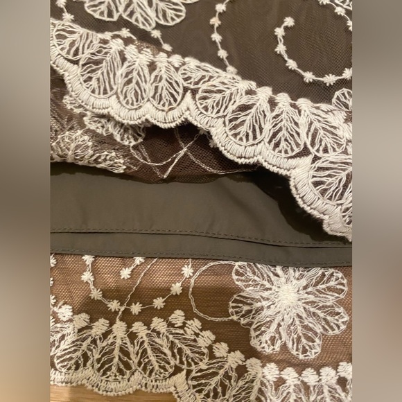 MSSP floral appliqué overlay skirt size M - Picture 2 of 10